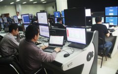 監控室控制臺都顯示什么？
